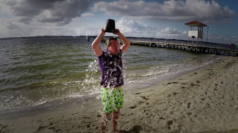 Hauptfoto_Durch die ALS Ice Bucket Challenge inspirierte Spende an die Osnabrücker Krebsstiftung [Video]