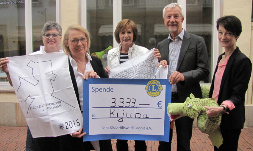 Hauptfoto_3.333 Euro Spende aus dem Geschirrtücher-Verkauf zugunsten von Kijuba  